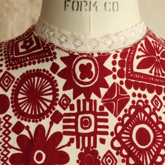 Vintage 1950s Dress, Red and White Cotton Fit and Flare with Lace Trim - Picture 6 of 13
